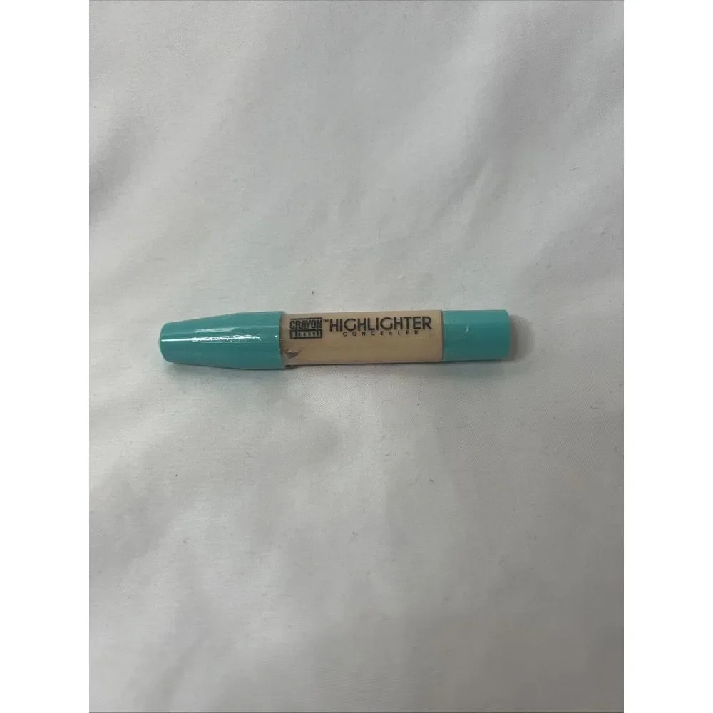 The Crayon Case Highlighter Concealer 30‎ Makeup